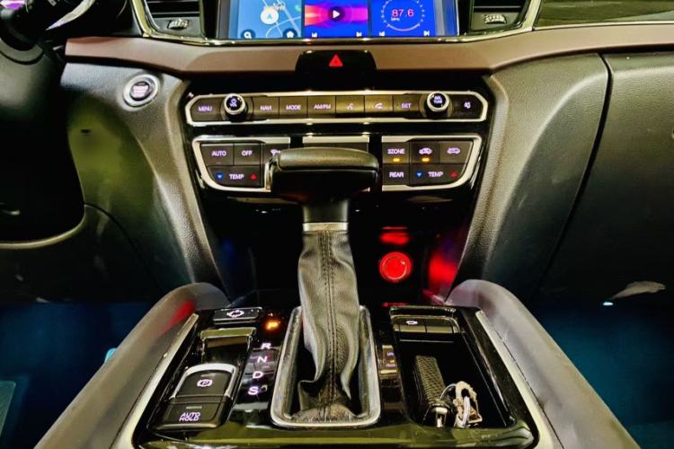 Used GAC Trumpchi GS8 2017 320T Two-Wheel Drive Luxury Smart Connectivity Version (7 Seats)
