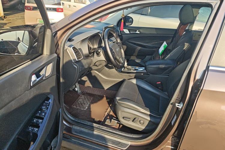 Used Hyundai Tucson 2020 280TGDi Two-Wheel-Drive GLS Fashion Edition China VI Standard
