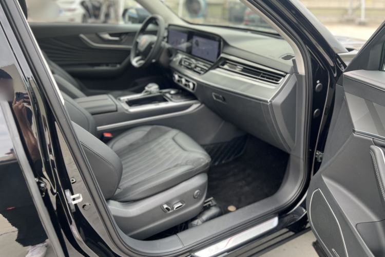 Used Hongqi HS5 2023 2.0T Qixiang Pro Edition
