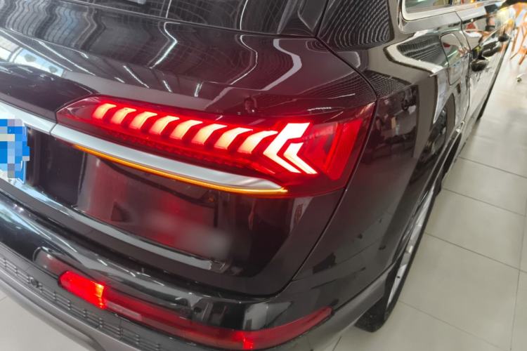 Used Audi Q7 2021 45 TFSI quattro S line Sport model