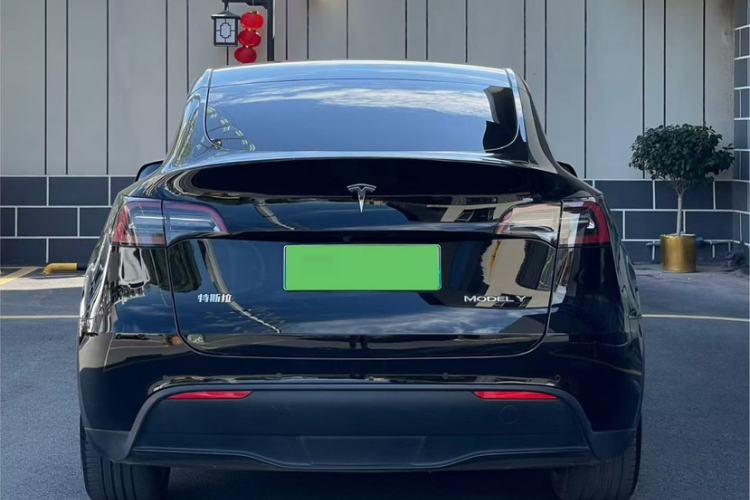 Used Tesla Model Y 2022 Rear-Wheel-Drive Version
