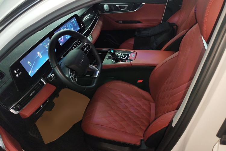 Used Chery Tiggo 7 PLUS 2023 1.6 TGDI DCT Luxury Model
