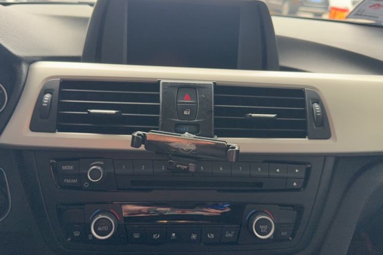 Used BMW 3 Series 2015 320Li Luxury Edition Fashion Model
