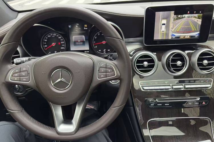 Used Mercedes-Benz GLC 2017 GLC 260 4MATIC Luxury Model
