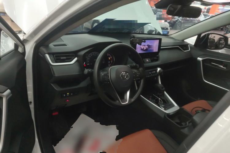 Used Toyota RAV4 2023 2.0L CVT Two-Wheel Drive Fashion Edition
