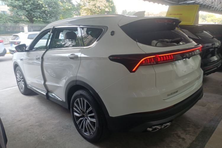 Used JETOUR X70 PLUS 2023 1.5T DCT Brave PLUS 5-Seater
