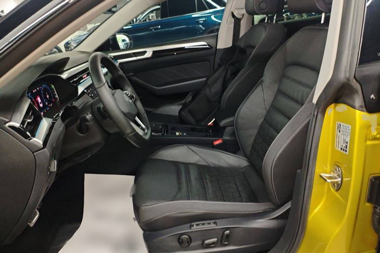 Used Volkswagen FAW-Volkswagen CC 2021 380TSI Striking Edition
