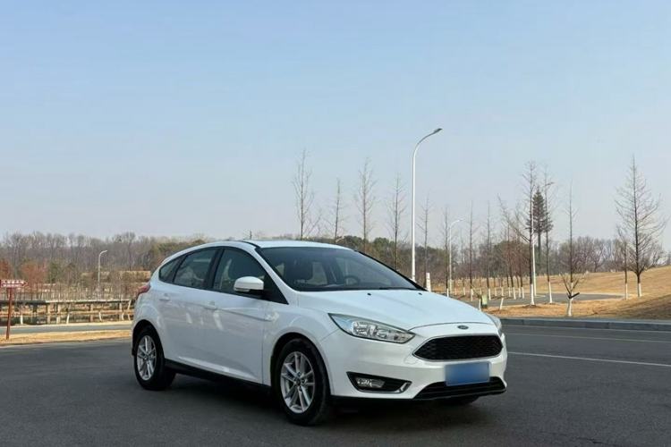 Used Ford Focus 2015 Hatchback EcoBoost 125 Automatic Supreme Style Edition