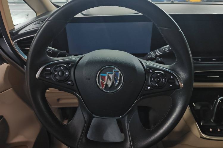 Used Buick GL8 2022 ES Landtrek 653T Luxury Edition
