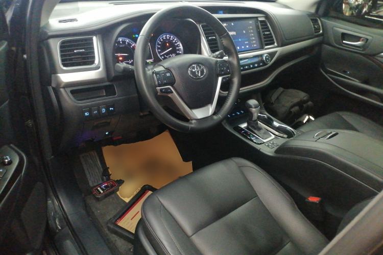 Used Toyota Highlander 2018 2.0T Four-Wheel Drive Prestige Version 7 Seats China V Emission Standard
