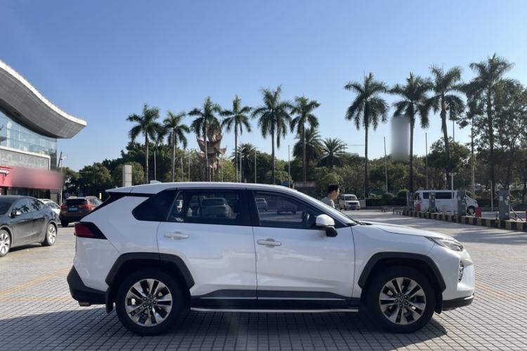 Used Toyota Wildlander 2020 2.0L CVT 4x4 Luxury Edition