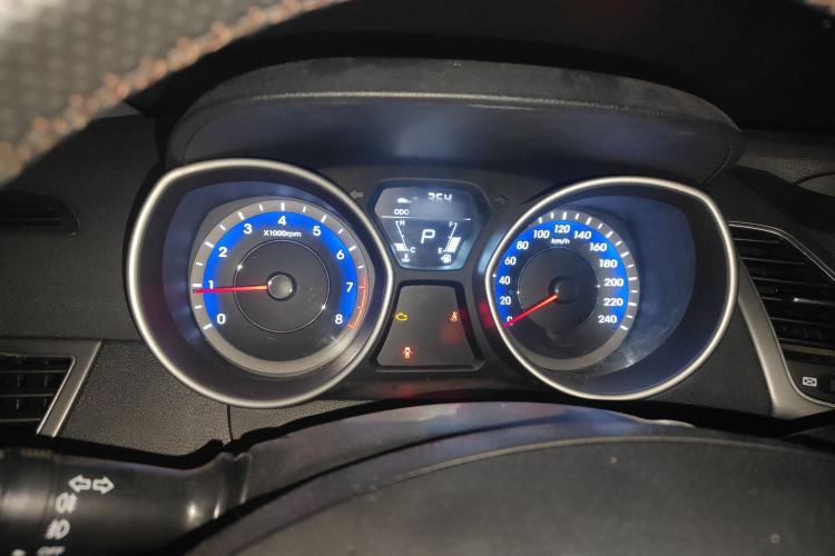 Used Hyundai Elantra 2015 1.6L Automatic Fashion Model