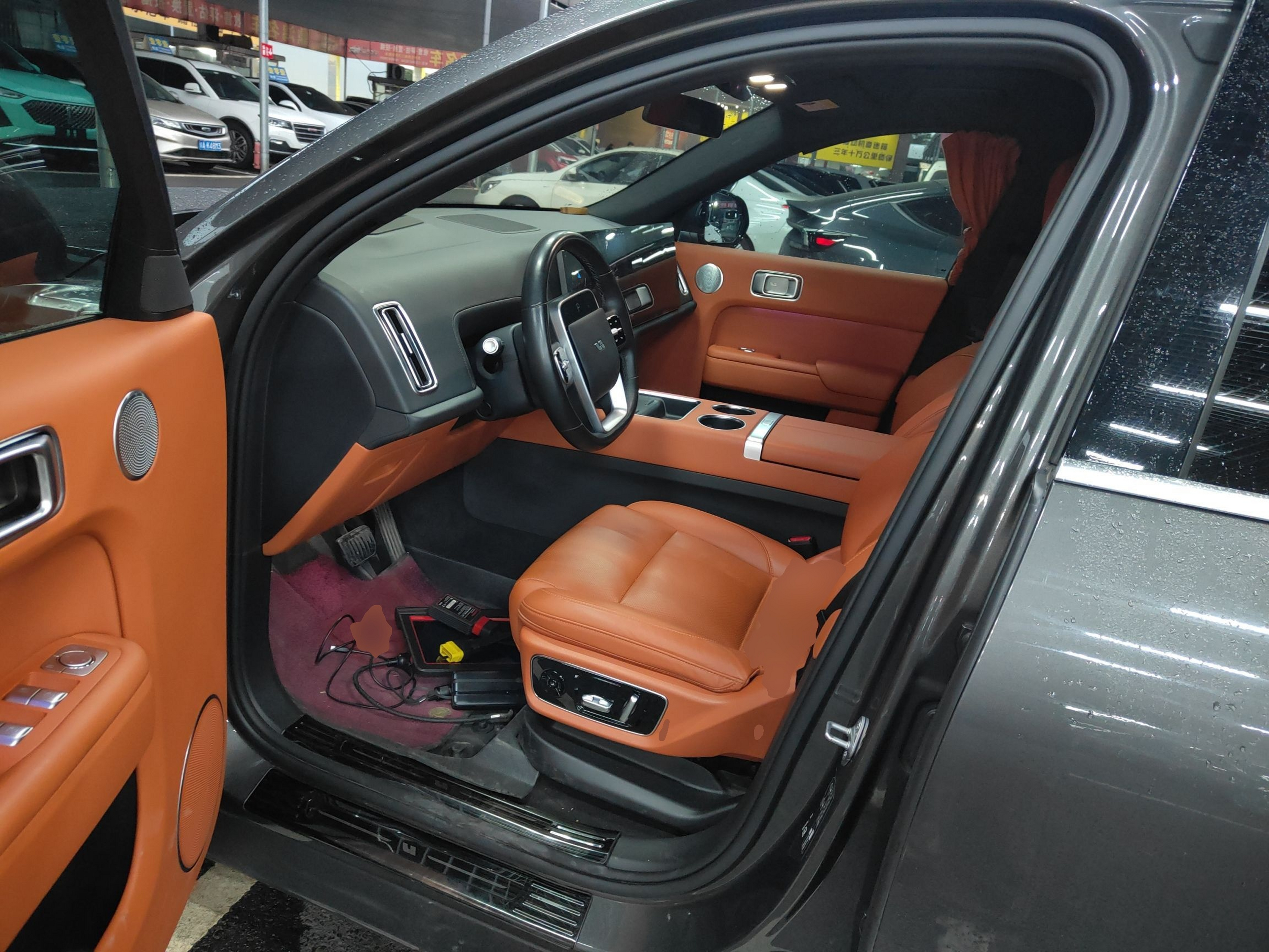 Переднее сиденье в автомобиле