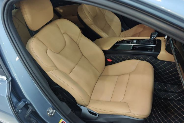 Used Volvo S90 2018 T4 Zhiyuan Edition
