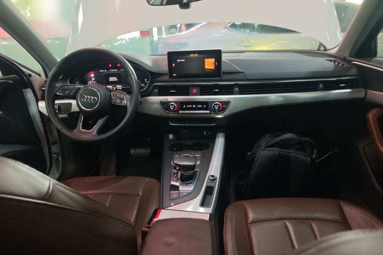 Used Audi A4L 2018 30th Anniversary Edition 40 TFSI Fashion Model
