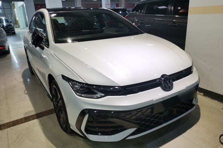 Used Volkswagen Golf 2025 300TSI R-Line
