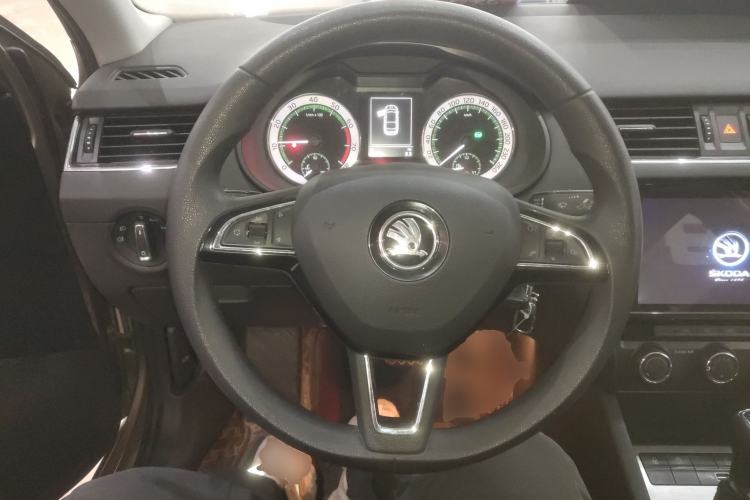 Used Skoda Octavia 2019 1.5L Automatic Smart Drive Luxury Edition China VI Standard