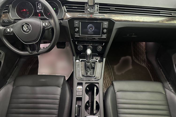 Used Volkswagen Magotan 2019 330TSI DSG Leading Model China VI Standard
