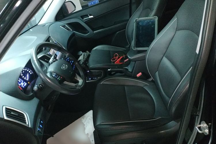 Used Hyundai ix25 2015 1.6L Automatic Two-Wheel-Drive Deluxe DLX Model
