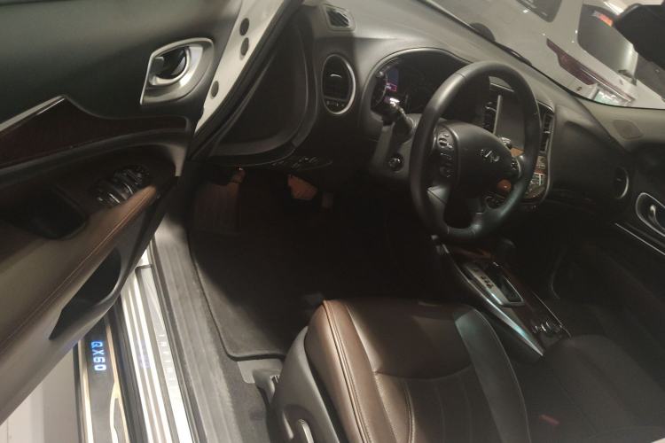 Used Infiniti QX60 2014 2.5 S/C Hybrid All-Wheel-Drive Versatile Edition
