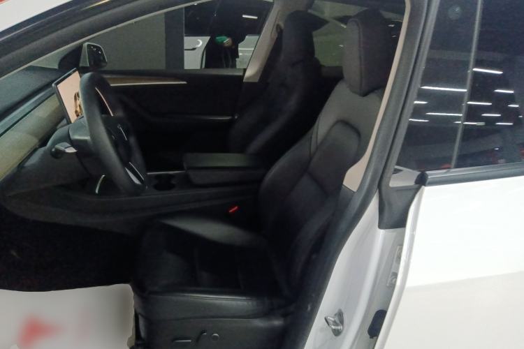 Used Tesla Model Y 2022 Long-Range All-Wheel-Drive Version