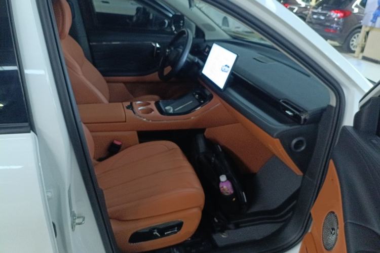 Used AION V 2024 Aion Tyrannosaurus 650 Smart Premium Edition