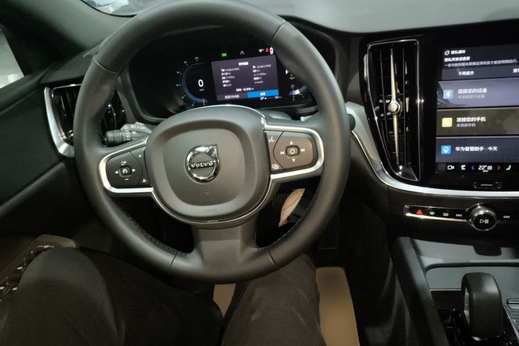 Used Volvo S60 2024 B4 Zhiyi Luxury Edition
