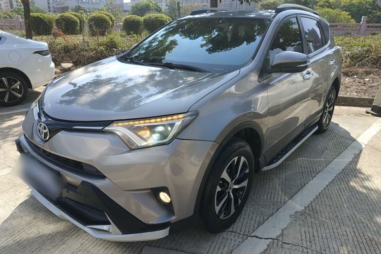 Used Toyota RAV4 2016 2.0L CVT Two-Wheel Drive Fashion Edition China V Standard