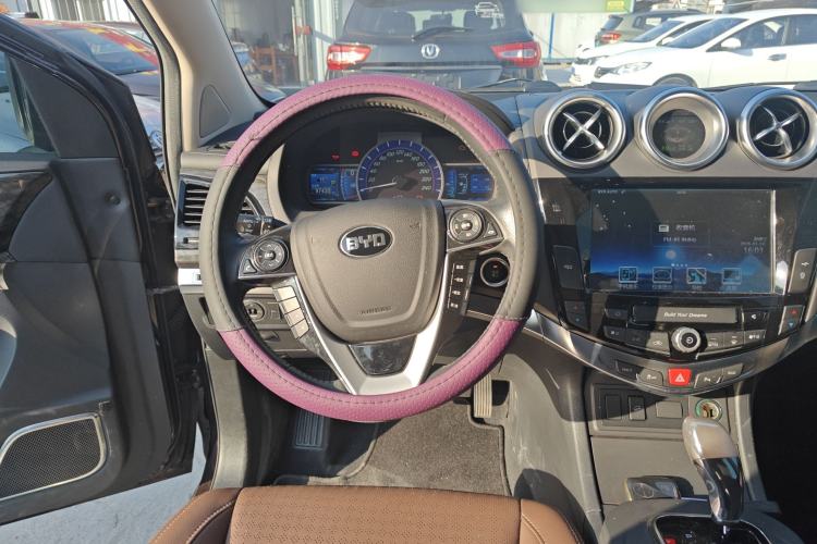 Used BYD S7 2016 2.0T Automatic Prestige Plus
