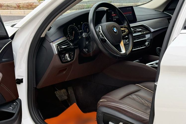 Used BMW 5 Series New Energy 2019 530Le Luxury Package
