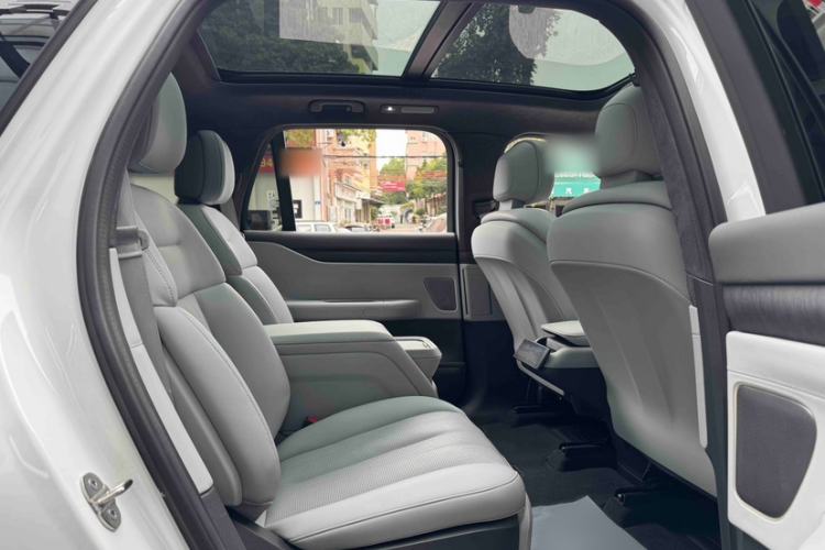 Used Nio ES8 2024 75 kWh Executive Edition