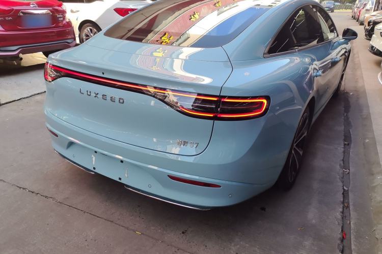 Used Hima Luxeed S7 2025 785 km Ultra