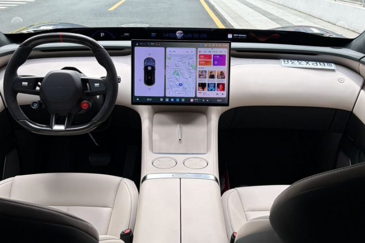 Used  YU7 2025 Ultra-Long Range High-Performance All-Wheel-Drive Max Edition
