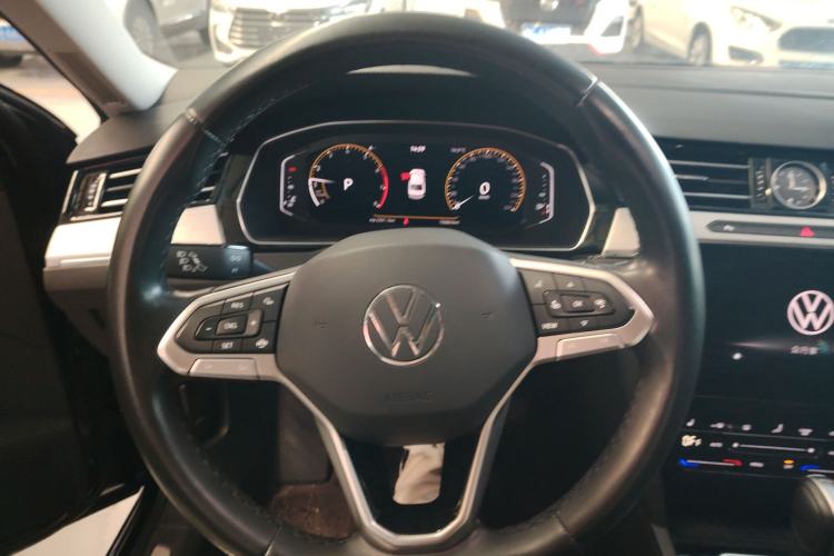 Used Volkswagen Magotan 2021 330TSI DSG 30th Anniversary Edition
