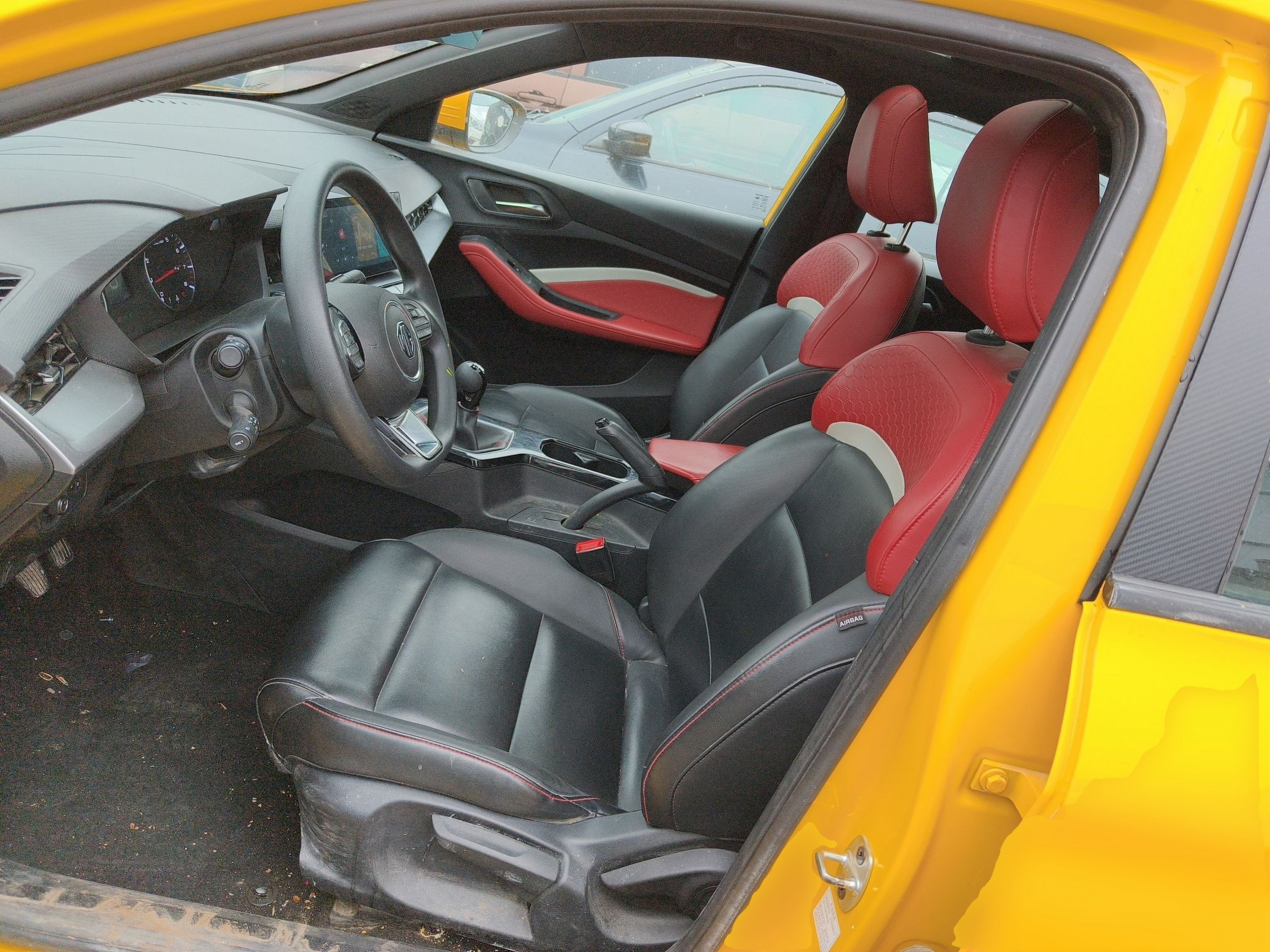 Переднее сиденье в автомобиле