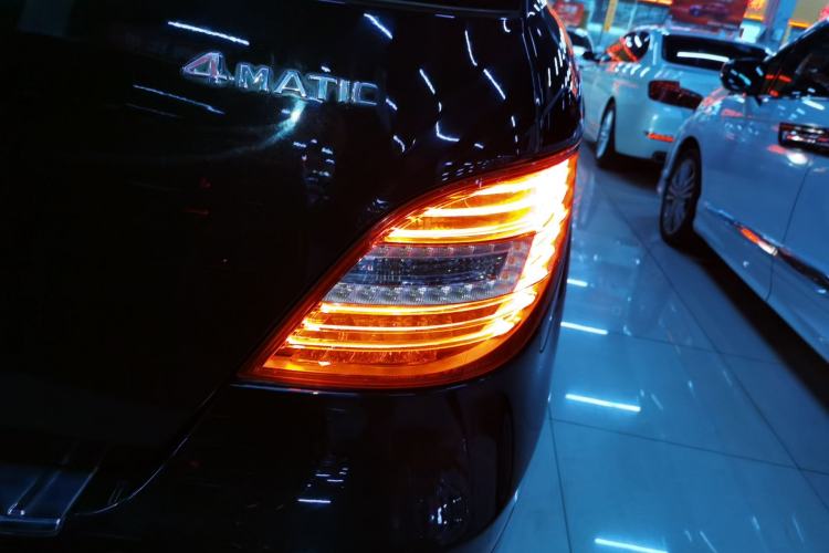 Used Mercedes-Benz R-Class 2017 R 320 4MATIC Business Edition Prestige Model