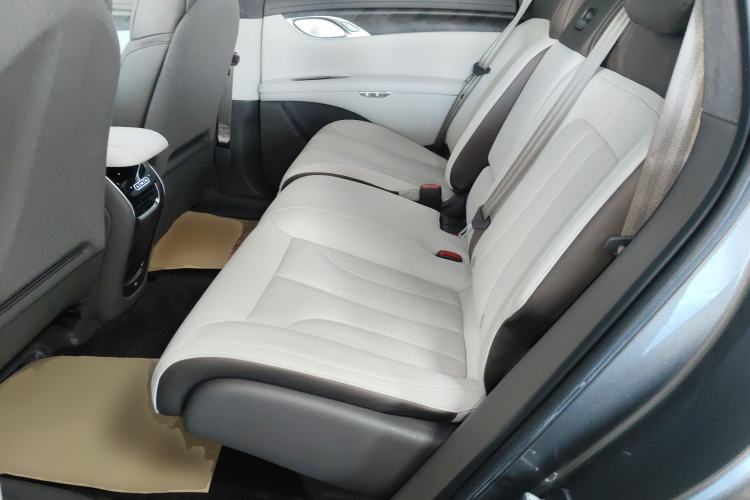 Used  LS7 2023 100kWh Lux All-Wheel-Drive Version