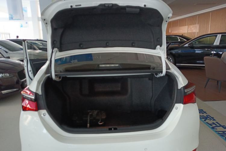 Used Toyota Corolla 2018 Dual-Engine 1.8L E-CVT Smart Edition
