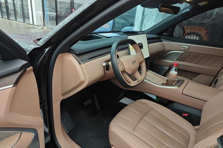 Used ONVO Luxeed L90 2025 Model—Ultra Six-Seater Version
