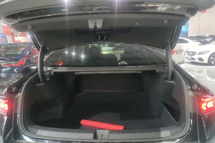 Used Volkswagen Magotan 2024 380TSI DSG Prestige Edition DaMai Package
