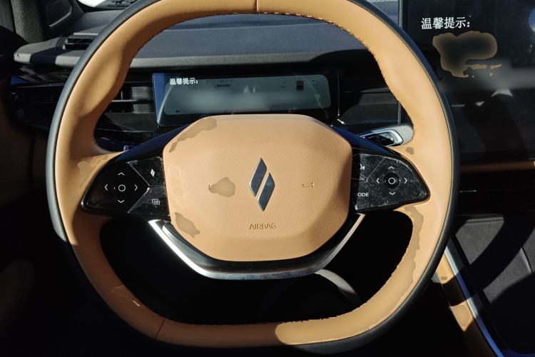 Used Livan Livan 7 2024 605 km Glory Edition
