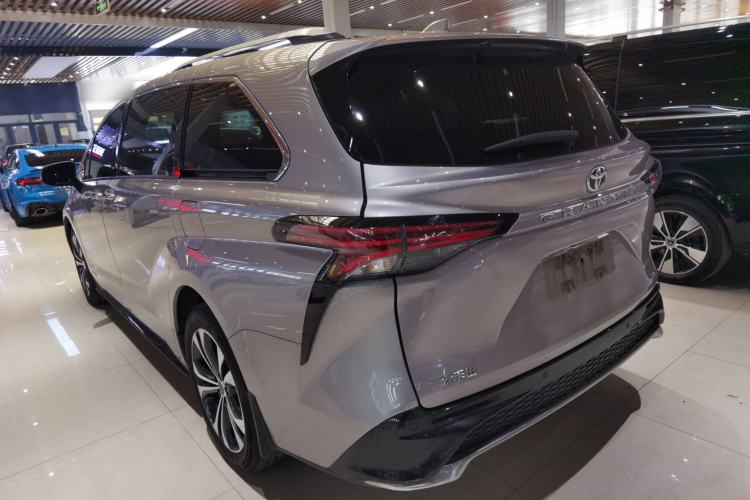 Used Toyota Granvia 2022 2.5L Hybrid Prestige Edition