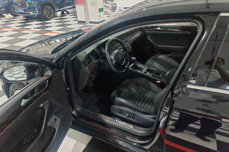 Used Volkswagen Magotan 2018 330TSI DSG Luxury Model