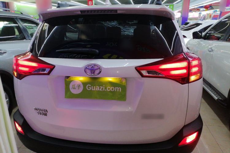 Used Toyota RAV4 2015 2.0L CVT Two-Wheel Drive Fashion Edition
