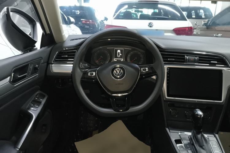 Used Volkswagen Lamando 2019 230TSI DSG Fashion Edition China VI
