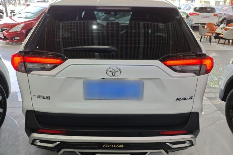 Used Toyota RAV4 2021 2.0L CVT Two-Wheel Drive Fashion PLUS Edition
