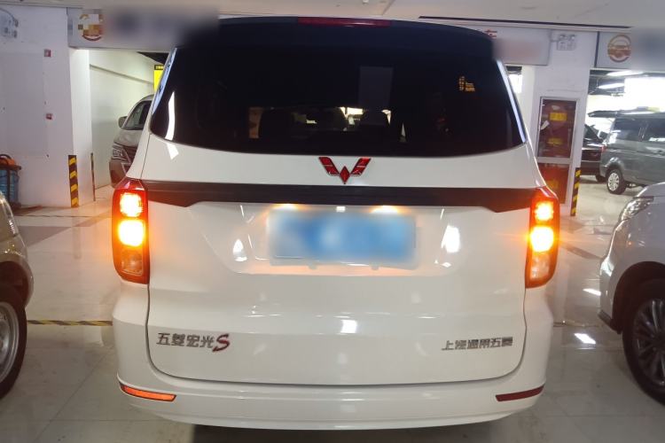 Used Wuling Hongguang 2021 1.5L Revised S Base Version with Electric Power Steering LAR
