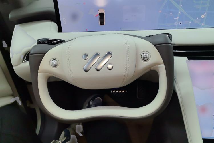 Used  LS7 2023 100kWh Lux Rear-Drive Version