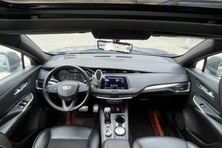 Used Cadillac XT4 2018 28T Two-Wheel Drive Tech Version
