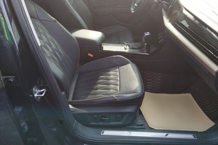 Used Volkswagen Passat 2019 330TSI Luxury Edition China VI Standard
